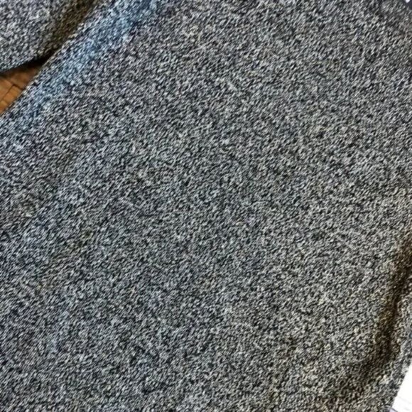 Liz Claiborne Career Silver Black Shiny Sweater Medium Petite - Picture 6 of 8